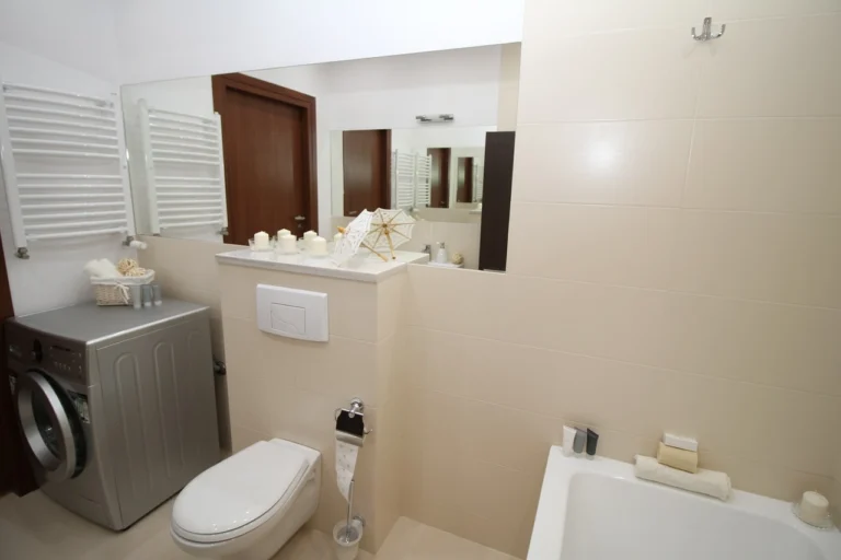 10 Gorgeous Bathroom Ideas That Blend Style, Comfort, And Elegance
