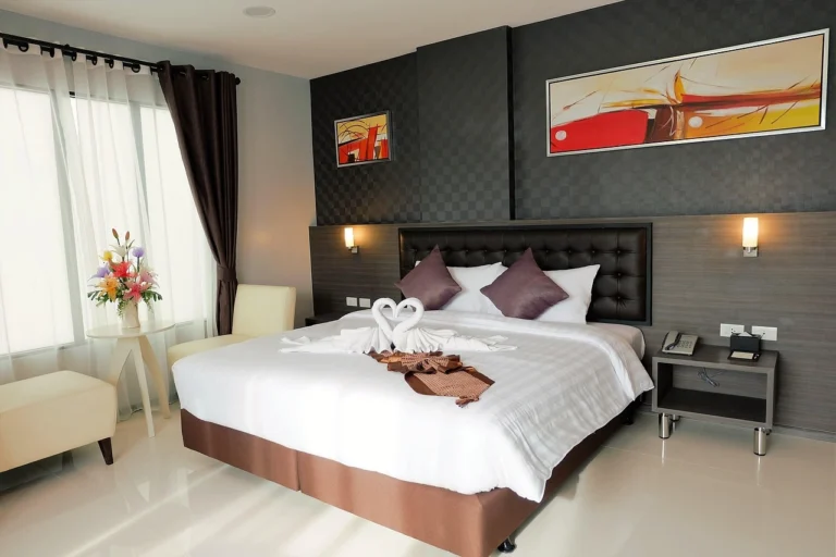 12 Cozy Bedroom Decor Trends For A Warm And Inviting Room