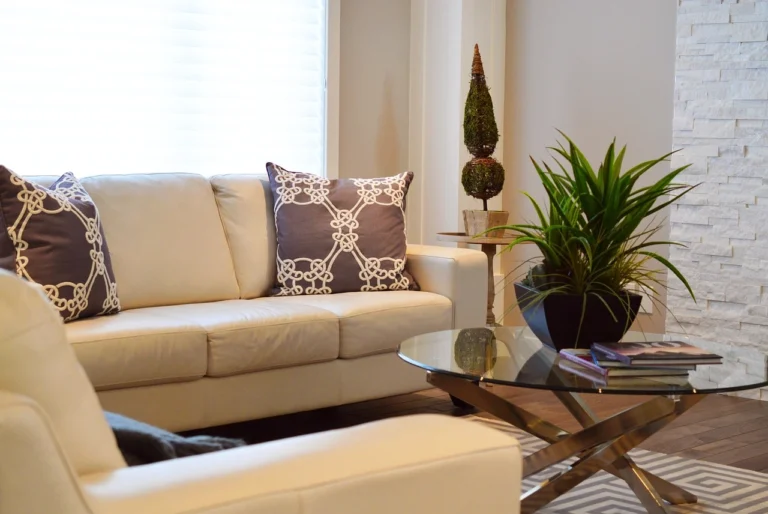 Living Room Designs That Blend Comfort and Style