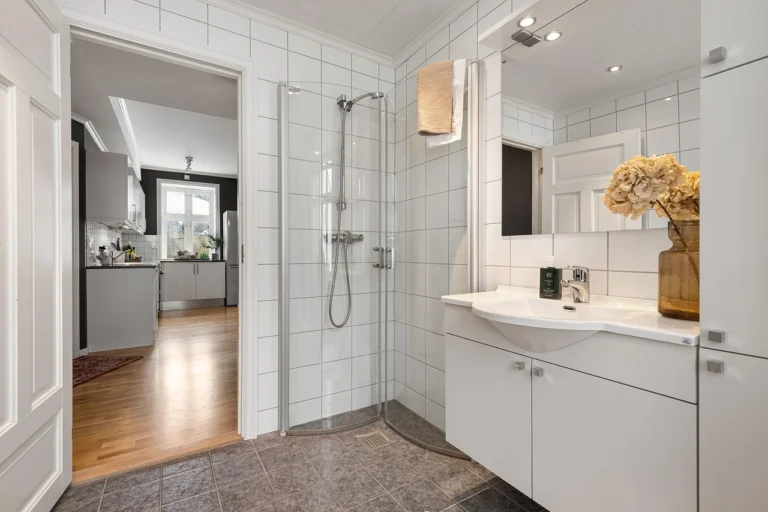 10 Creative Bathroom Ideas for a Functional Yet Beautiful Design